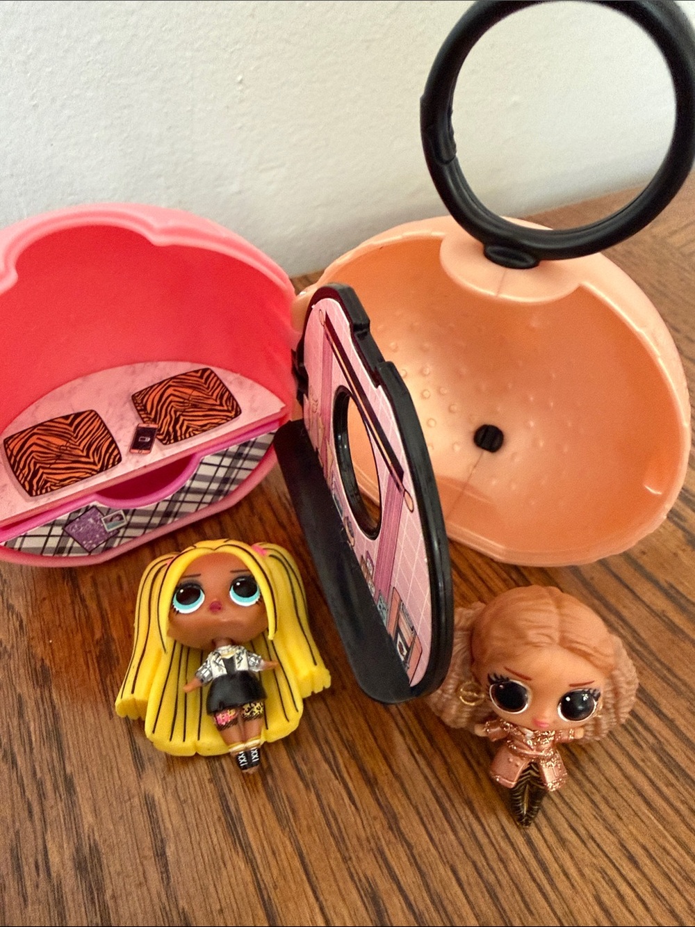 Mini Dolls L.O.L Surprise! Playset Ball Alt Grrrl and Da Boss Mini